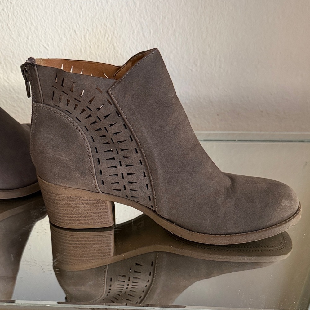 Women's boots Ankle Boots 7.5 Qupid boots cowgirl boots